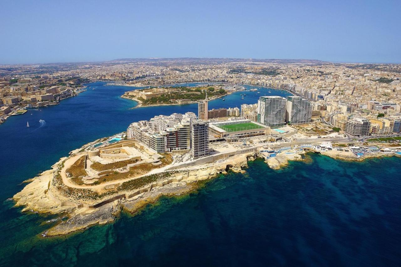 Marvellous Seafront Apartment Слима Экстерьер фото